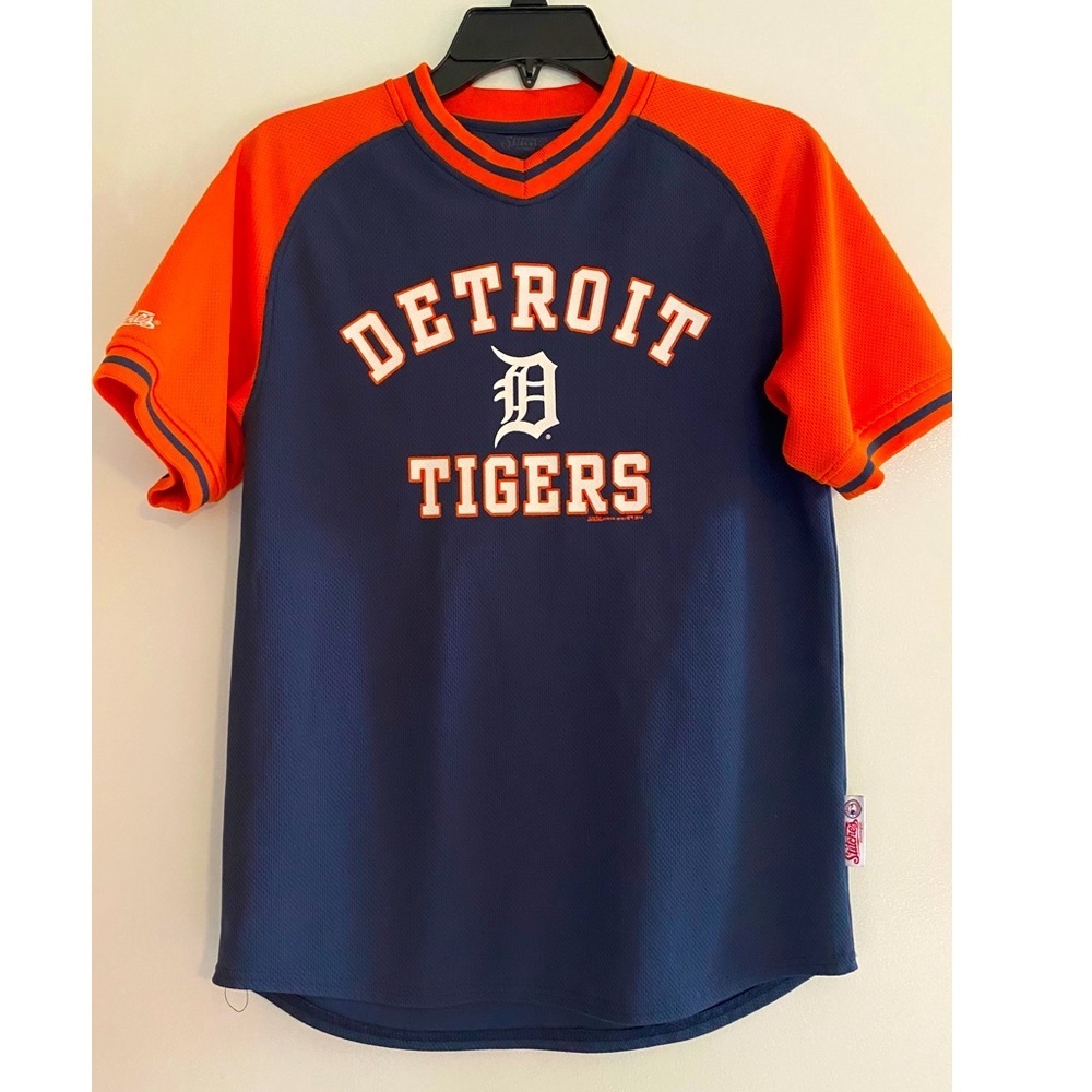 Boys tiger shirt. Size 14